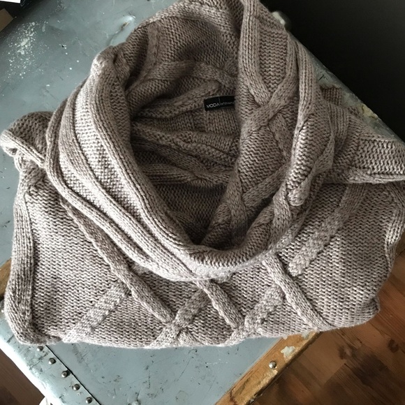 Loose cowl neck sweater. Size Large. - Picture 6 of 10